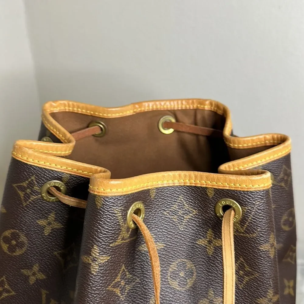 💯 Authentic Louis Vuitton Monogram Backpack 🍀